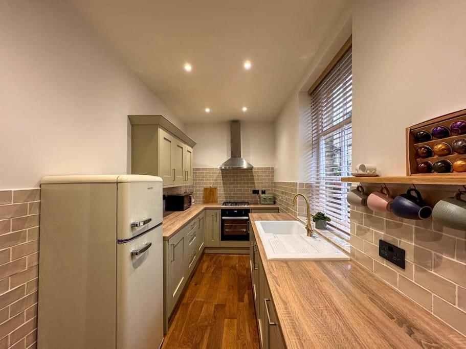 Beautiful, Relaxing Home In Central Saltaire Εξωτερικό φωτογραφία